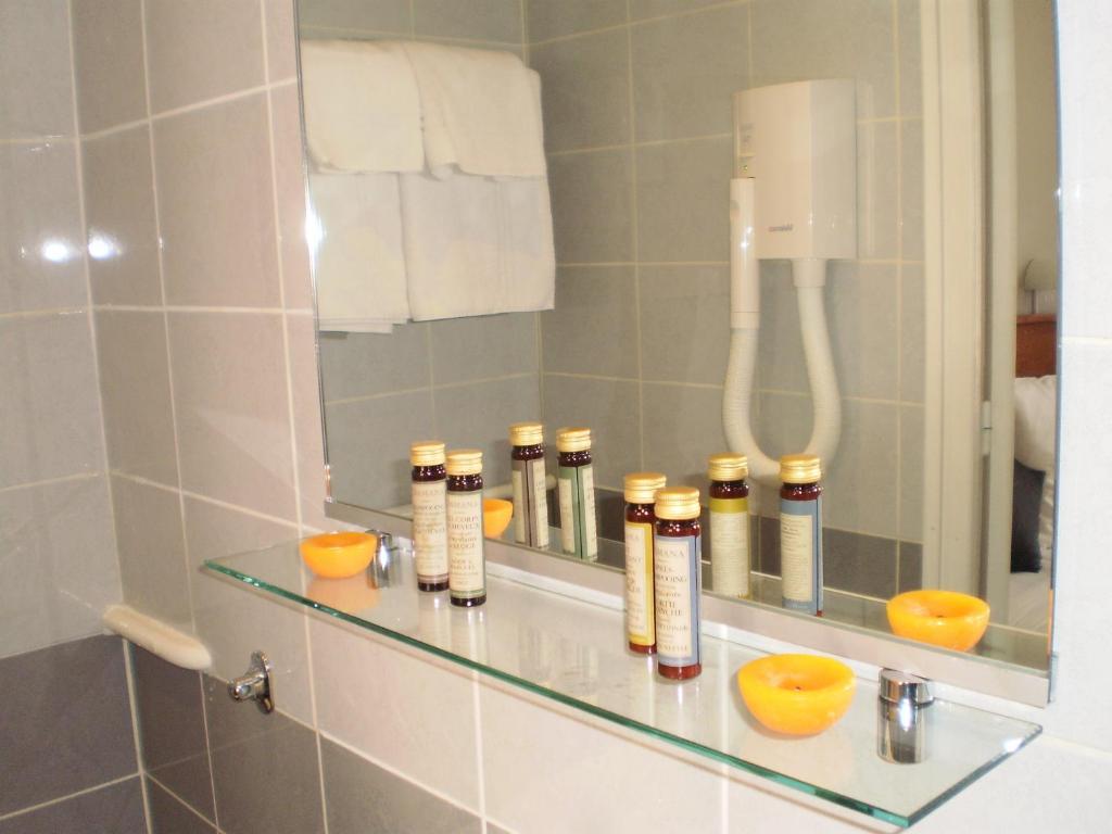 Single Room,61995934:JPEG